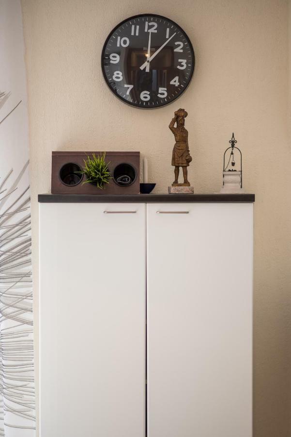 Ksenija Appartement Kornić Buitenkant foto