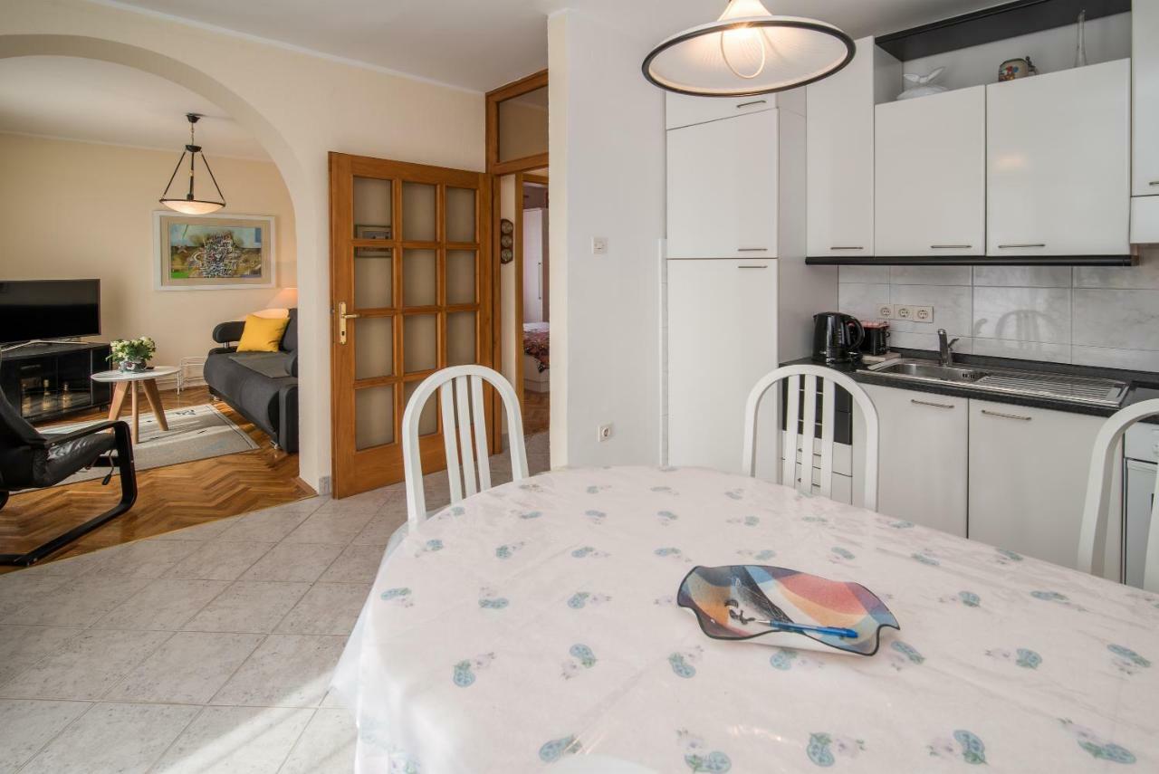Ksenija Appartement Kornić Buitenkant foto